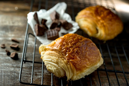 PAIN AU CHOCOLAT